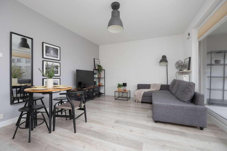 Warsaw Cozy Apartment with Parking and Garden by Noclegi Renters - B&B Warsaw