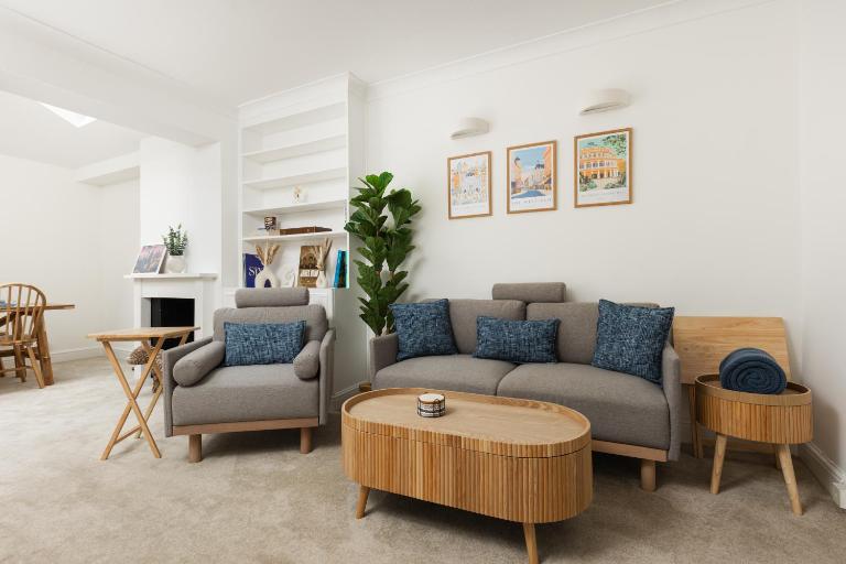 Bright 2BR Duplex with Patio in Pimlico - B&B Londra