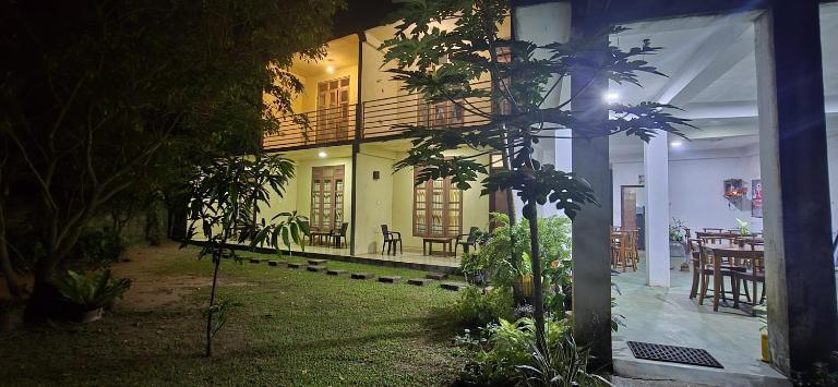 Dream Day Leisure Villa - B&B Sigiriya