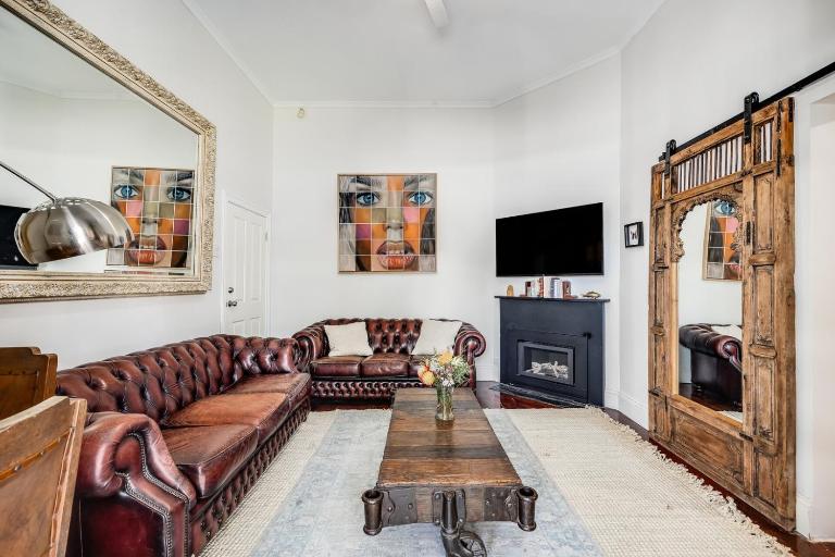 The Stables Historic luxurious beach side stay - B&B Grange
