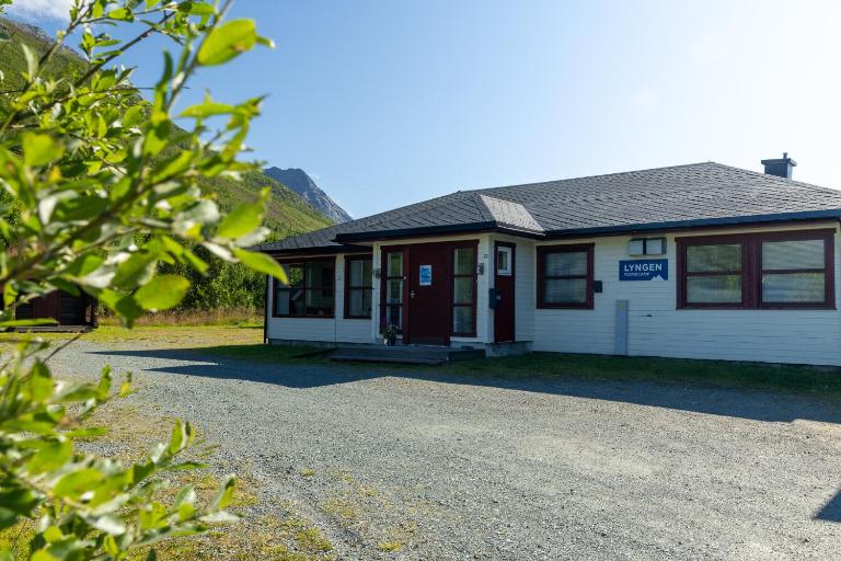 Lyngen Fjordcamp - Ferienwohnung Nordlenangen