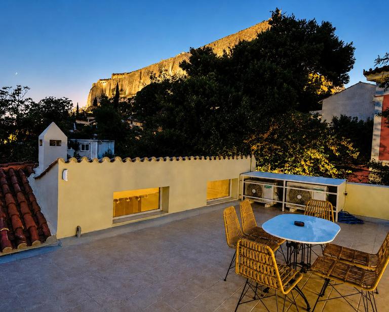 East Side of Acropolis Plaka Luxury Apartment - B&B Atenas