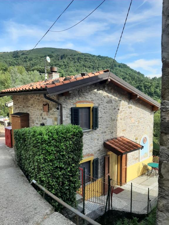 Deliziosa Casetta Sull'Appennino Toscano - Bed and Breakfast Montefegatesi