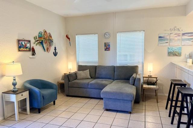 Morningside #201 Lovely condo close to beach access - B&B South Padre Island