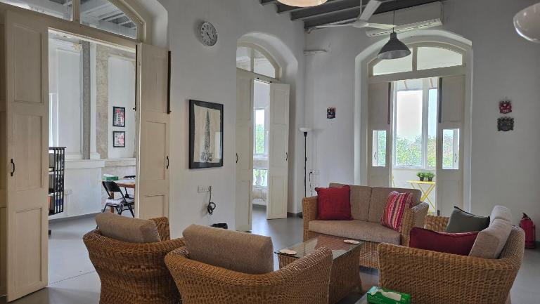 Stevens Street Atelier Heritage Property - B&B Bombay
