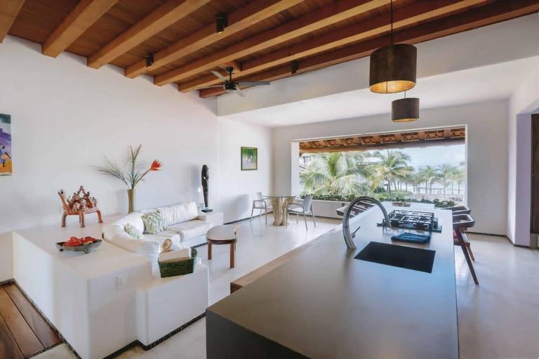 Las Palmas Complex Listings - B&B Ixtapa-Zihuatanejo