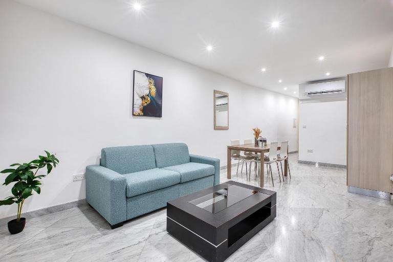NEW LISTING - 2BR in the Heart of Sliema by SF Homes - B&B Sliema
