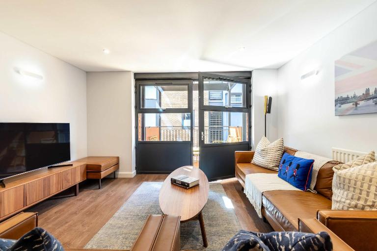 Modern & Spacious 2 Bedroom in Central London - B&B Londra