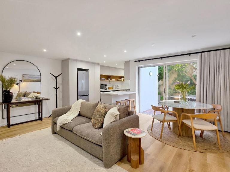 Chic & Elegant 3 BR - Stylish, Spacious and Central - B&B Stellenbosch