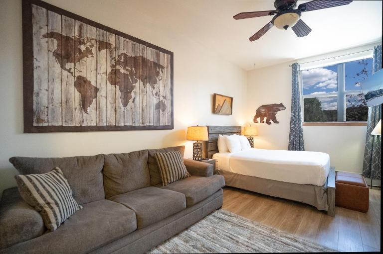 River Mountain Lodge Aspen Trail Condo: Ski In, Downtown Breck - B&B Breckenridge