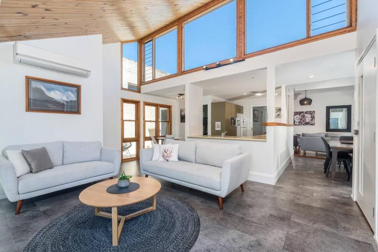 Stevenson Beach Cottage - Walk to Beach & CBD - B&B Newcastle