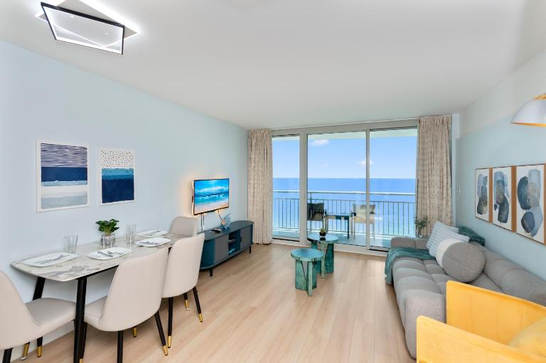 Oceans One 17th Floor Real One-Bedroom with Amazing Beachfront View - Chambres d'hôtes Myrtle Beach