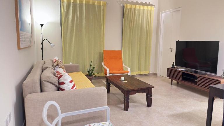 Comfy Bedroom in Apartment - Homestay - Ferienwohnung Dubai