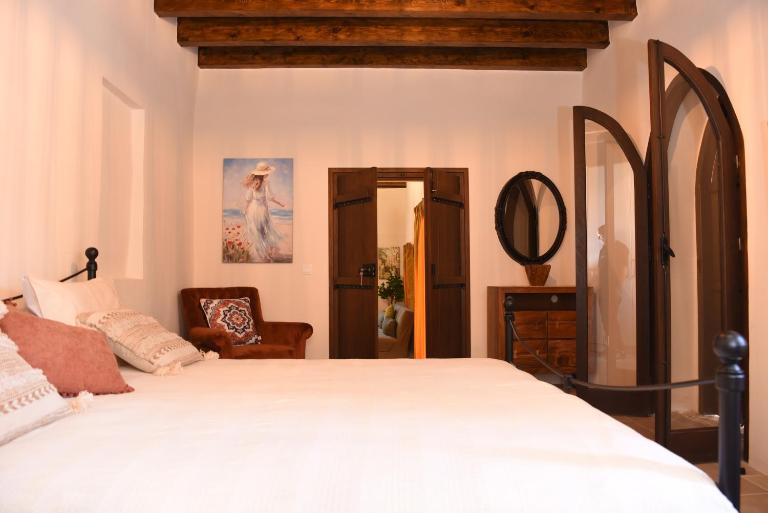 Old stone House Retreat - B&B Limassol