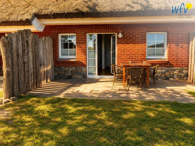 Ferienhaus am Gutspark Drankse Ferienwohnung Sonnengarten - B&B Dranske