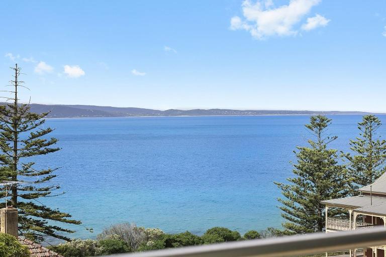 Point Grey Apartment One - B&B Lorne