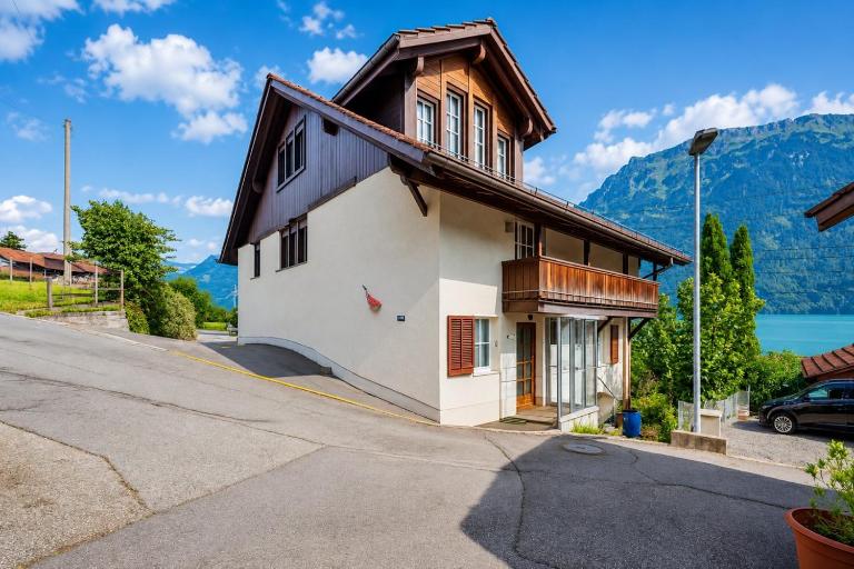 Luxury Swiss Chalet | Lake View • BBQ • A/C • SPA • Interlaken - Bed and Breakfast Niederried