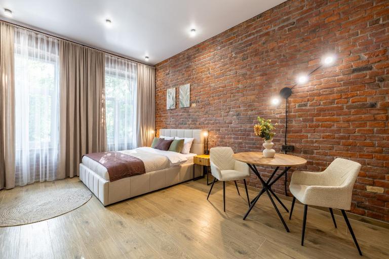 Urban Nest Lviv - Ferienwohnung Lwiw