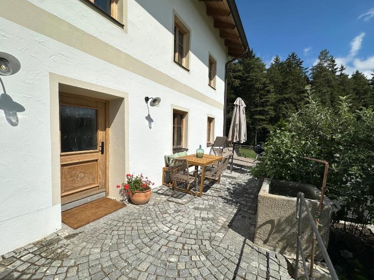 Ferienwohnung Weiderer - Stilvolle Ferienwohnung in idyllischer Alleinlage - B&B Patersdorf