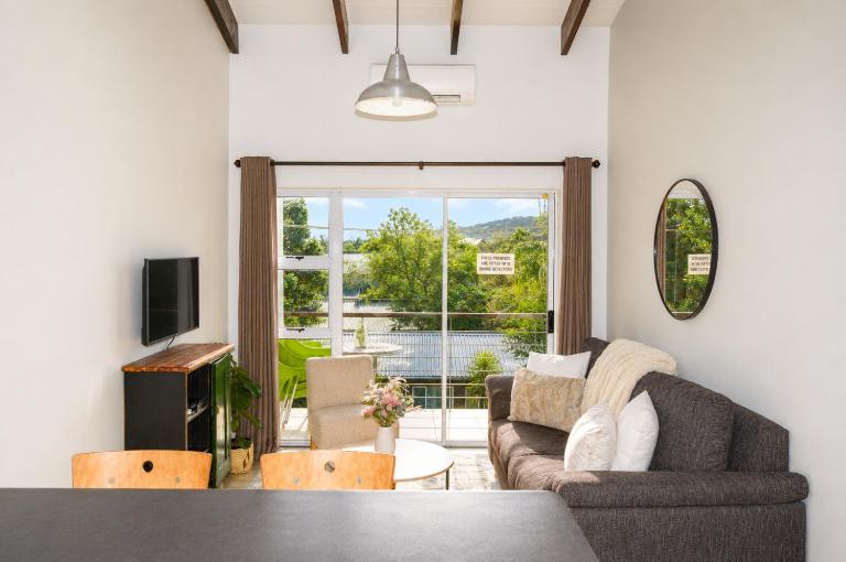 Stunning Knysna central Apartment - Bed and Breakfast Knysna