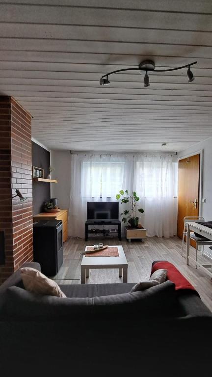 Kleine, gemütliche Wohnung mit Kamin - B&B Untermünkheim