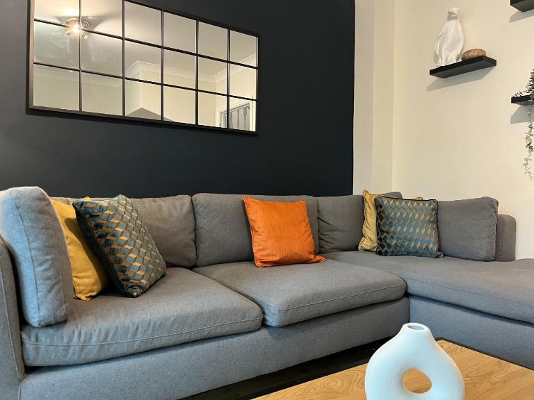 Stamford House - Short stays with private parking - Bed and Breakfast Stamford