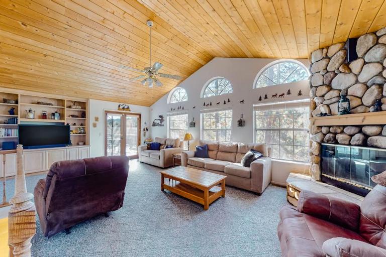 Escape to Yosemite - B&B Groveland