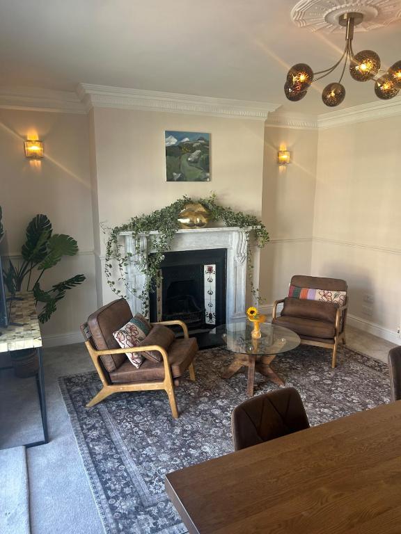 Lyona House boutique village hide-away - Bed and Breakfast Hurstpierpoint