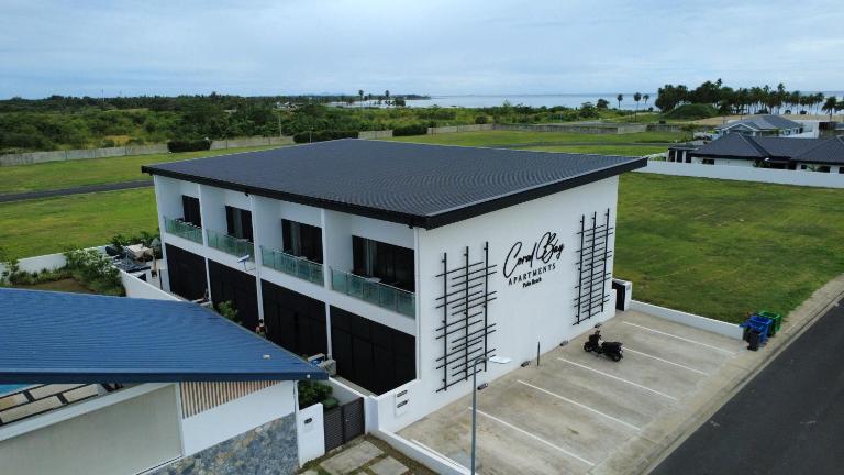 Cozy 2 bedroom Apartment,Pool and Starlink - B&B Naidi
