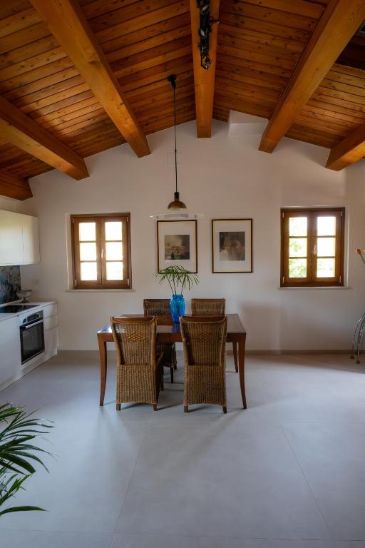 La finestra sul borgo Suite - Bed and Breakfast Belforte all'Isauro