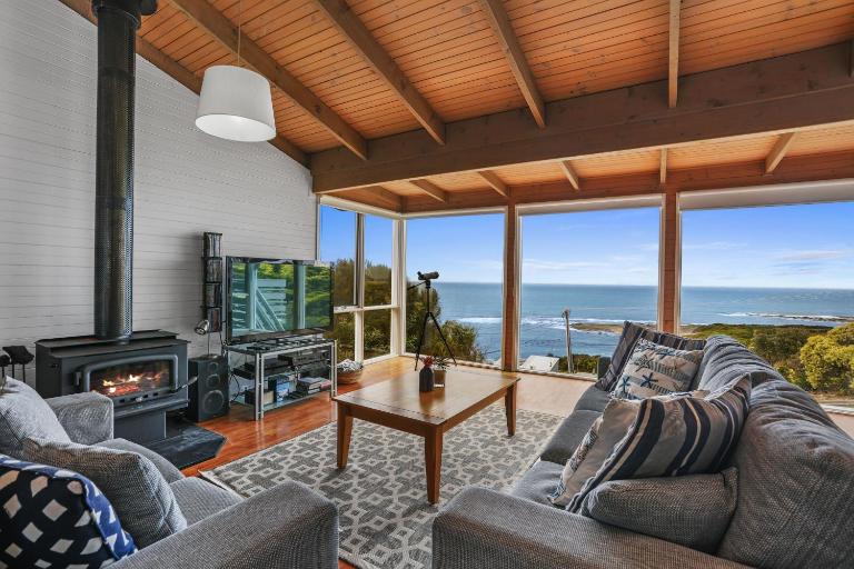 Cape Paradiso - BYO Linen - B&B Marong