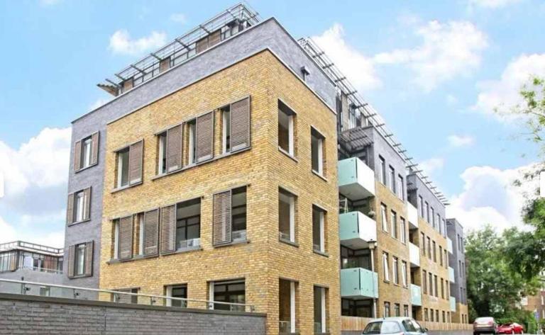 Luxury 2 Bed 2-Bath Garden Free Parking - B&B Londra