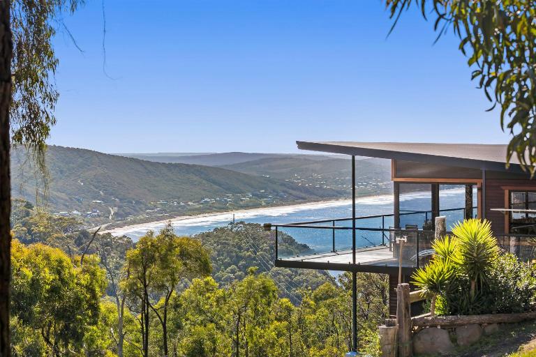 Big Hill Rustic Retreat - BYO Linen - B&B Moggs Creek
