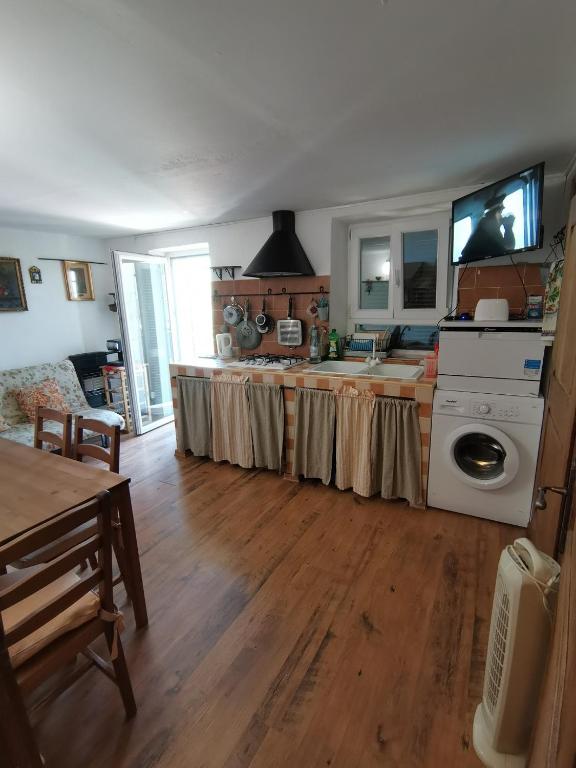 Beautiful Historical apartment with lake view - B&B Villalvernia