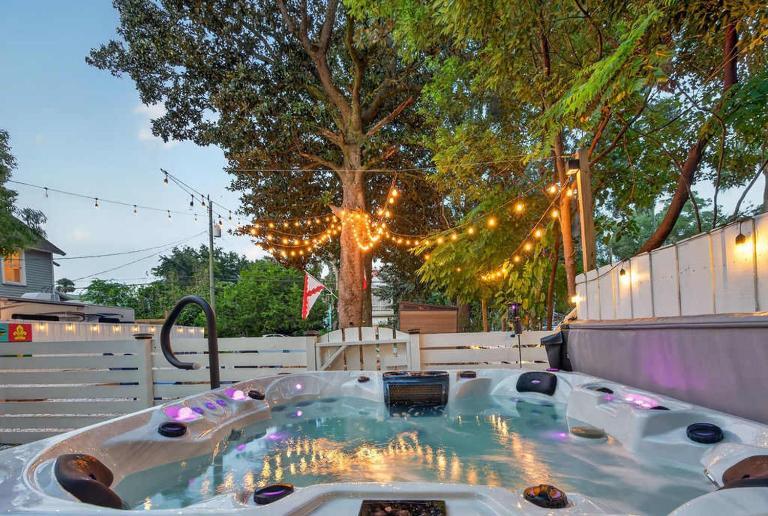 Magnolia Cove - Fire Pit Hot Tub Downtown - Bed and Breakfast Saint Augustine