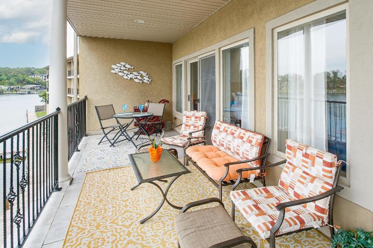Lakefront, Pool & Dock Access! Hot Springs Gem - B&B Hot Springs