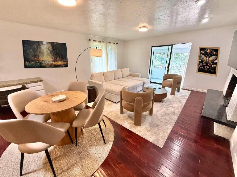 8-BR Luxury Home Near Little Cottonwood Canyon - B&B Sandy
