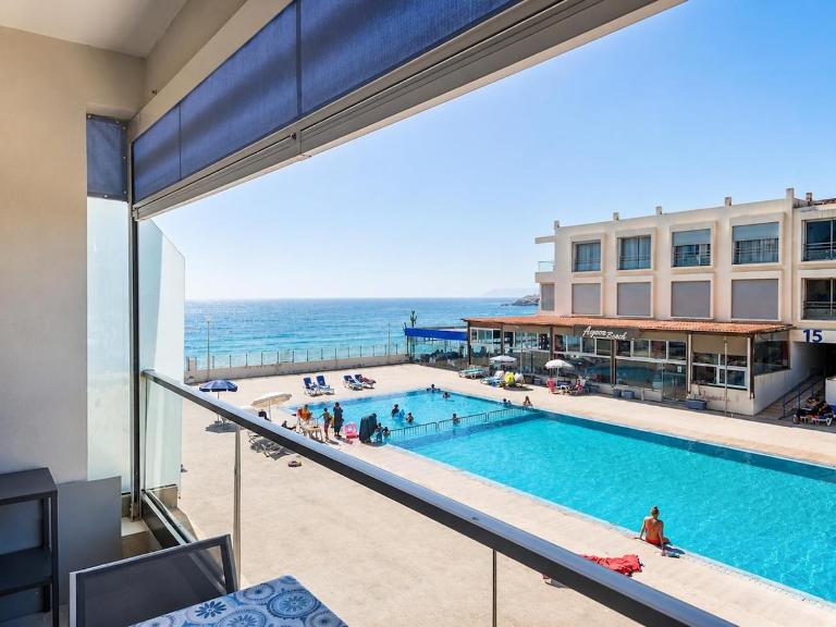 Beachfront apartment with swimming pool - Chambres d'hôtes Aourir
