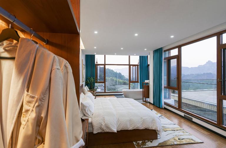 Shiyi Tangwan Yangjiajie Lodge Inside Zhangjiajie National Forest Park Near Yangjiajie Cableway With Shuttle Access At The Door Mountain Views Authentic Country BnB Quiet Rural Escape Away From Crowds - Ferienwohnung Zhangjiajie