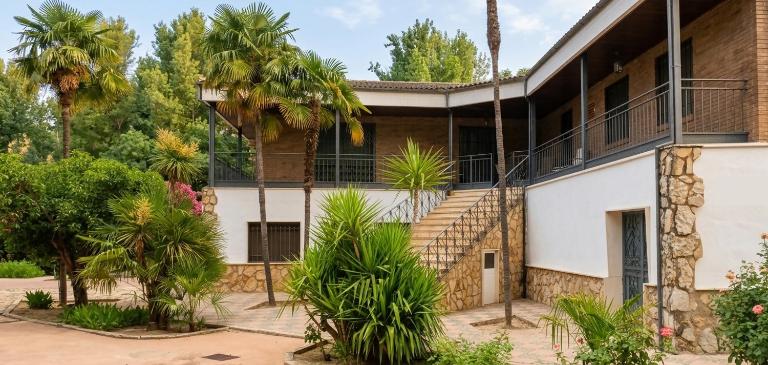 Villa Dolores - Piscina Privada y cancha de tenis - B&B Priego de Córdoba