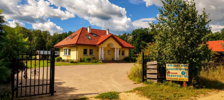 Sielski Dom - Bed and Breakfast Nowe Miasto