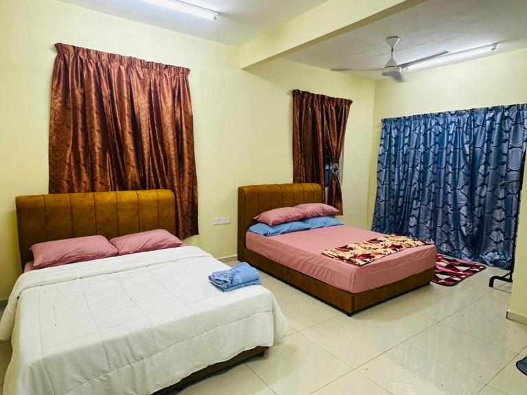 Homestay ZALIDA DELUXE DOUBLE QUEEN 3 - B&B Sempang Ampat