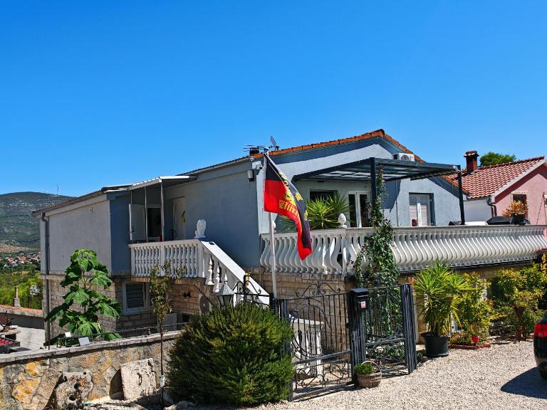Apartment Ferienwohnung Monika - B&B Donji Karin