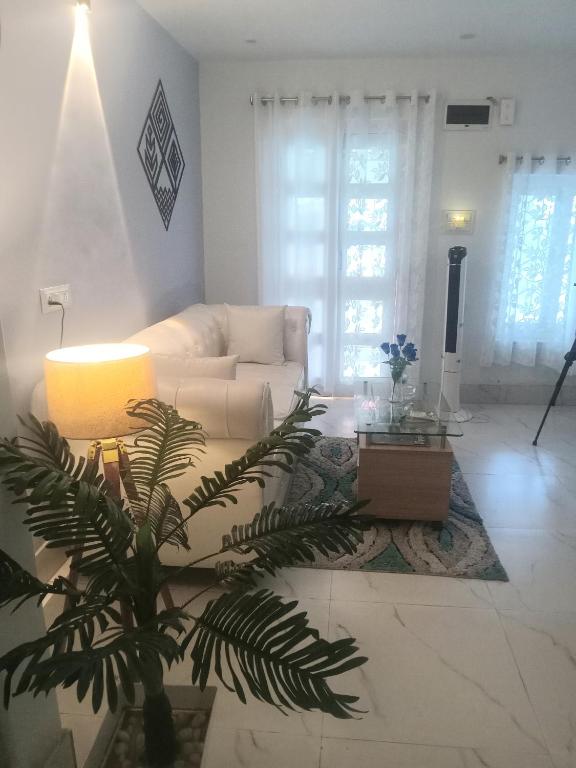 Beautiful 1-bed Apartment-Suite Kolkata near Airport - Ferienwohnung Kalkutta