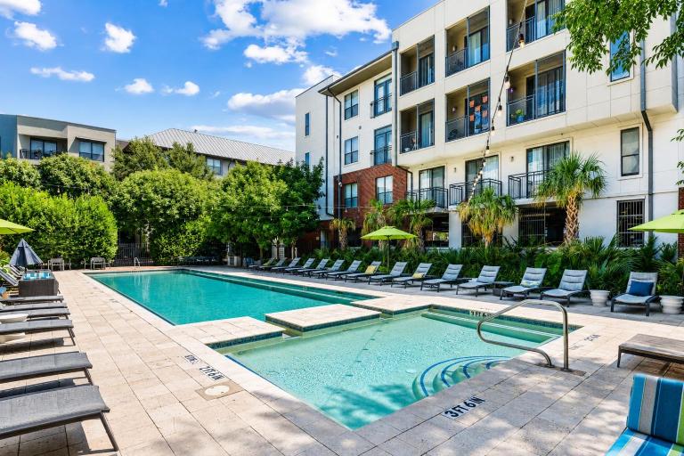 Spacious 1400sf 3bed 2bath Apartment - B&B Plano