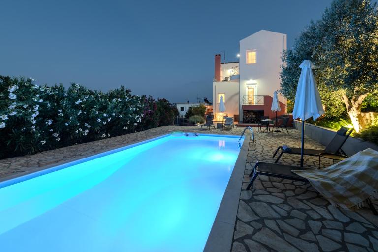 Villa Artia - Subtle elegance in a seaside village - Bed and Breakfast Ksiropígado