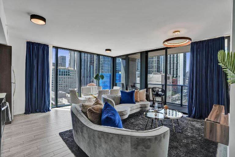 X Lounge IX Signature 3BD 3BR 3 Ensuite Residence - Chambres d'hôtes Miami