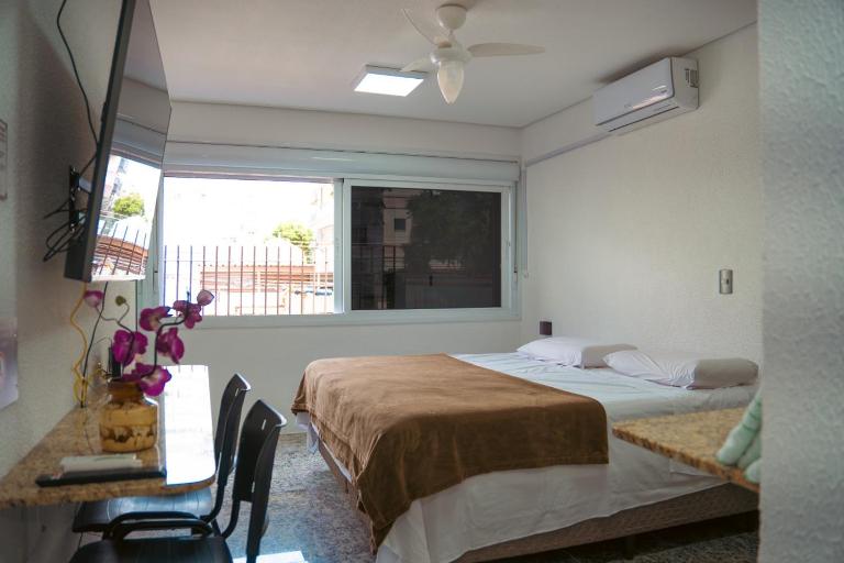 Flats completos e aconchegantes a menos de 1 quadra do Hospital de Clinicas de Porto Alegre - B&B Porto Alegre