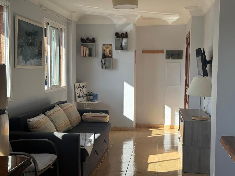 Amber House - B&B Arinaga