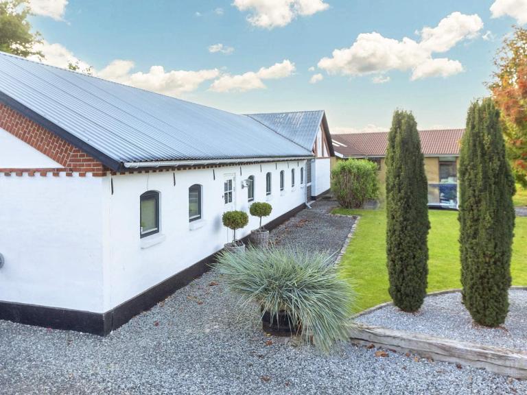 Charming Farmhouse Retreat - B&B Frederikshavn